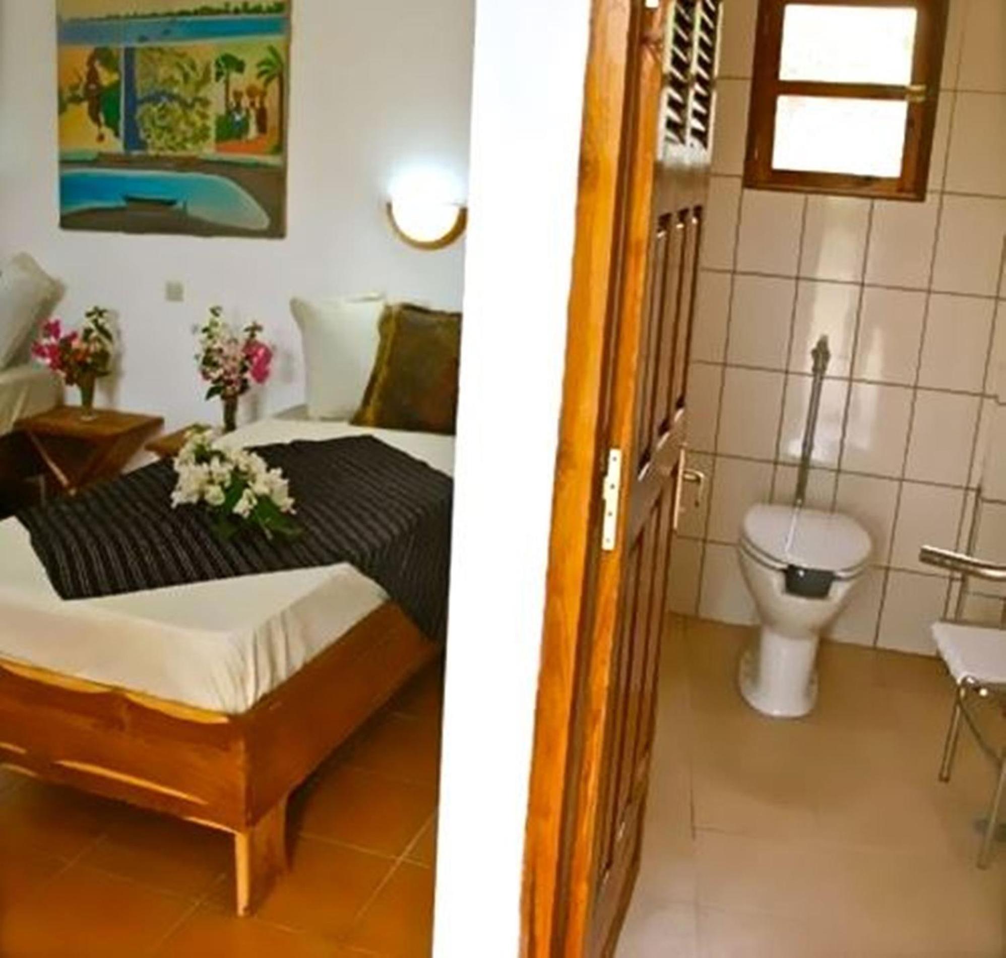 Casa Motel Ziguinchor Exterior photo